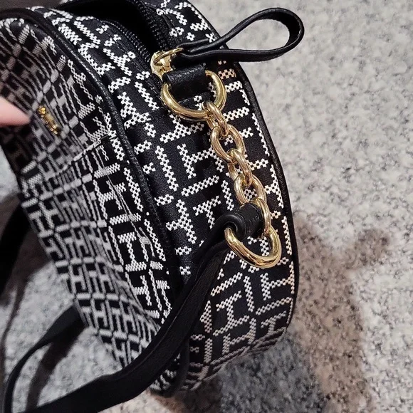 Tommy Hilfiger Crossbody Bag - Picture 10 of 12
